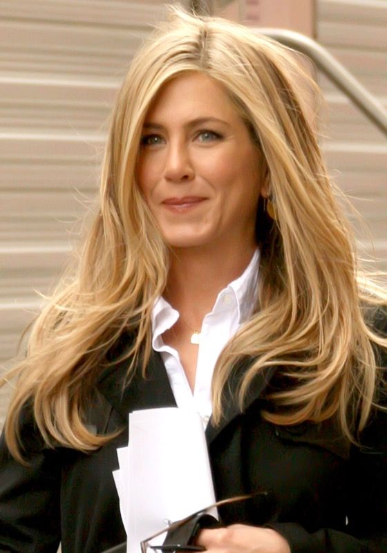 Capelli biondi 👱🏼_♀️ dal platino al bronde, tutte le tonalità da conoscere 💛